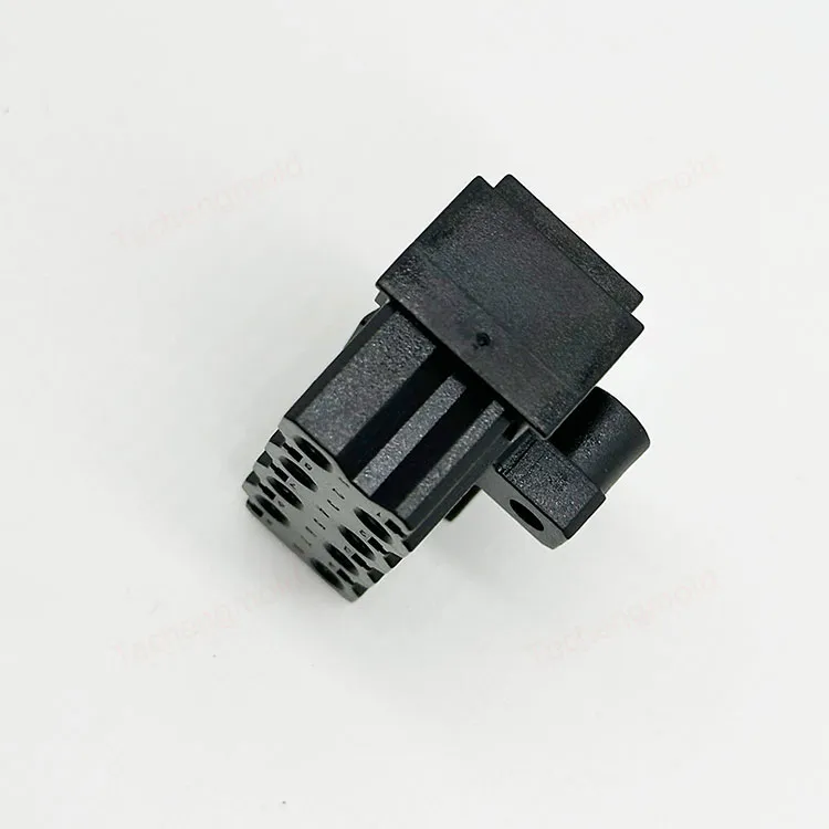 特诚科技精密工程塑料注塑件实拍